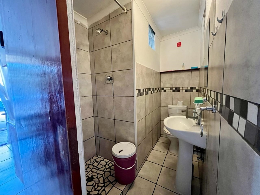 6 Bedroom Property for Sale in Riverton Western Cape